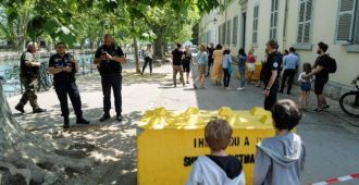 Veitsimies yritti tappaa lapsia leikkikentällä Ranskassa – epäillylle on jo myönnetty turvapaikka Ruotsissa