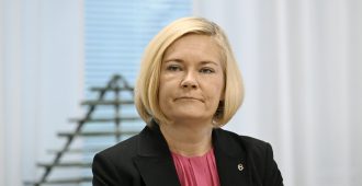 Sisäministeri Mari Rantanen: ”Ilman toimivia palautuksia ei ole toimivaa turvapaikkapolitiikkaa”