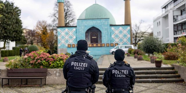 Sadat saksalaispoliisit ratsasivat terroristijärjestö Hamasin kannattajien kiinteistöjä eri puolilla maata