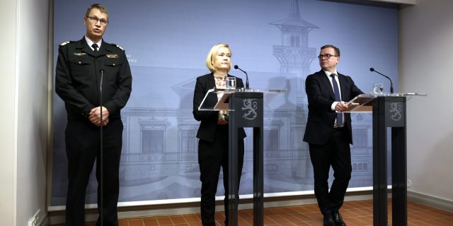 Koko Suomen itäraja suljetaan – sisäministeri Mari Rantanen: ”Päätöksellä suojellaan Suomen kansallista turvallisuutta Venäjän hybridioperaatiolta”