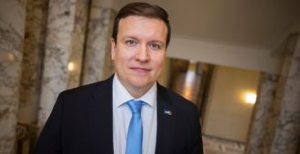 Ulkomaankauppa- ja kehitysministeri Ville Tavio: Tasapainoinen valtiontalous on työntekijän ystävä