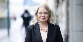 Oikeusministeri Leena Meri Helsingin tietomurrosta: Henkilötietojen suojaa on pystyttävä parantamaan