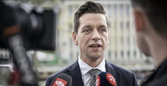 Tanskan maahanmuuttoministeri: Onneksi Suomi taistelee laitonta siirtolaisuutta vastaan